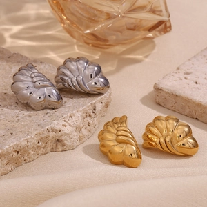 Vintage Stainless Steel Wave Flower Stud Earrings 18K Gold Plated Textured Ocean Rippled Minimalist Hypoallergenic Women Jewelry