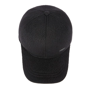 Thick black winter newsboy cap for men featuring a warm fleece lining and metal side plate