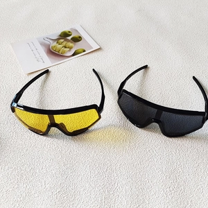 Dual-tone set of black and yellow lens sports sunglasses for kids cycling and outdoor activities