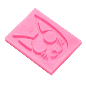 Moule en silicone rose en forme de chat pour porte-clés DIY et artisanat avec détails fins