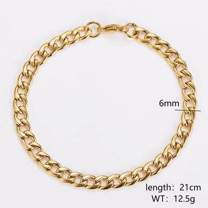 Détail d'un bracelet gourmette en acier inoxydable doré de 6mm avec une longueur de 21cm