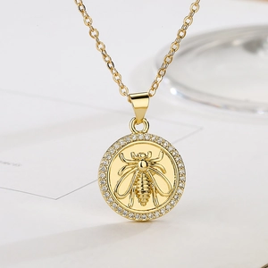 Vergulde bijenmunt ketting met zirkonia maan en ster accenten voor dames sieraden