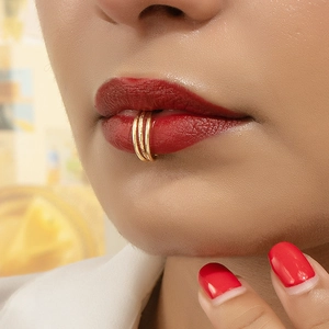 Chic golden triple-layer lip clip for women, non-piercing fashion jewelry accessory