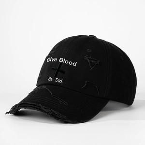 Casquette de baseball noire usée avec broderie Give Blood et détail de croix chrétienne