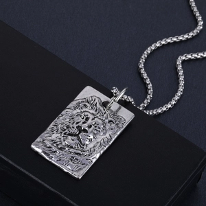 Retro Silber Legierung Löwenkopf Relief Quadratischer Anhänger Halskette Mit Box Kette Mode Streetwear Schmuck Für Damen Und Herren