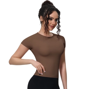 Slim fit brown yoga T-shirt with short sleeves and breathable athletic fabric for women