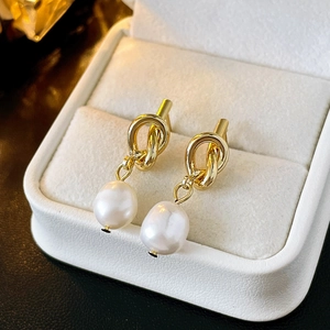Boucles D'oreilles Pendantes À Nœud Métallique Avec Perle D'eau Douce Baroque Et Tige En Argent 925 Bijoux De Style Français