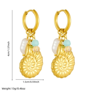 Boucles d'oreilles conque dorées avec perles colorées et blanches, guide de taille 4cm
