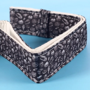 Cake bake even strips for level baking made of black fabric with white patterns