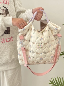 Sac fourre-tout matelassé avec imprimé éléphant dessin animé et bandoulière rose