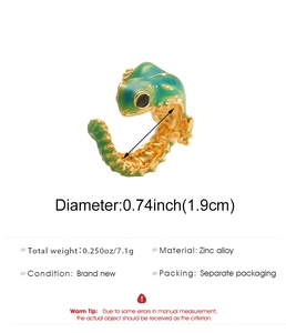 Gothic lizard ring detail showing 1.9cm diameter size and green enamel zinc alloy texture