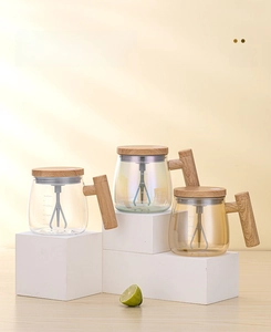 Three-piece automatic stirring glass cups with 400ml scale and wood-textured handles