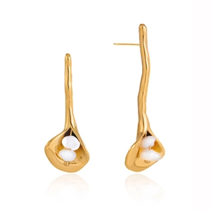 Elegant 18K gold plated stainless steel long tassel earrings with freshwater pearls and flower design