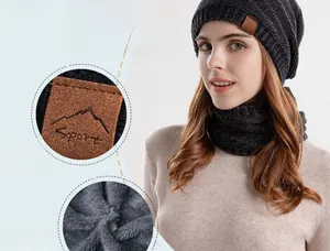 Détail de la doublure en polaire épaisse et de la maille du cache-col chaud pour l'hiver