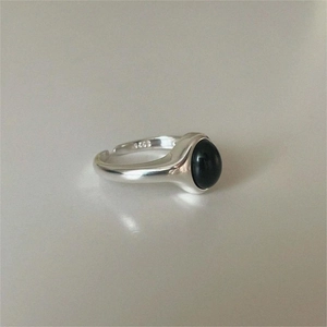 Minimalist 925 sterling silver open ring featuring a round black onyx gemstone inlay