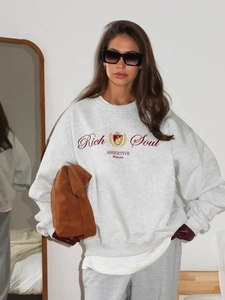 Oversized φούτερ από ελαφρύ γκρι φλις με στάμπα Rich Soul για ένα casual ντύσιμο