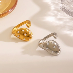 Water drop geometric pearl inlay rings in gold and silver finish, minimalist jewelry