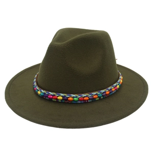 Chapeau fedora en laine vert foncé avec ruban en perles colorées de style ethnique fait main
