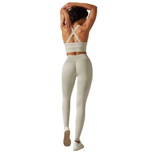 Atmungsaktives Strick-Yoga-Set mit Cross-Back-Sport-BH und Leggings mit hohem Bund