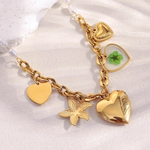 Schickes 18K vergoldetes Perlenarmband mit Kleeblatt, Herz und Seestern Anhänger Damen