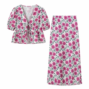 Ensemble deux pièces pour femme avec crop top à manches bouffantes et jupe longue fleurie