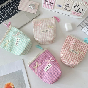 Plaid cosmetic storage bags with bow decoration and zipper in multiple colors
