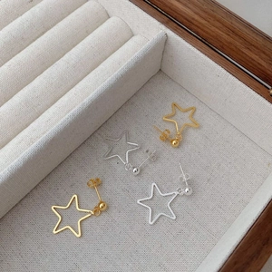 Minimalist S925 sterling silver star drop earrings in gold and silver finish