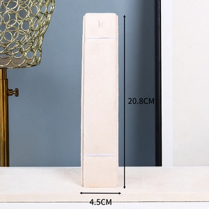 Beige velvet jewelry display stand dimensions showing 20.8cm height and 4.5cm width