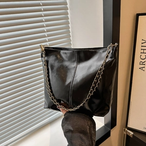 Metallic Luster Large Capacity Tote Bag Shiny PU Leather Hobo Shoulder Bag With Golden Chain Strap For Women