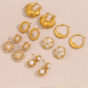 18K gold plated stainless steel earring set with pearls, zircons and floral designs