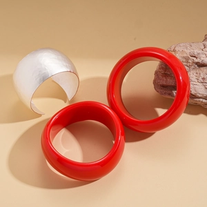 Irregular geometric acrylic bangles in red and hammered silver metal cuff set