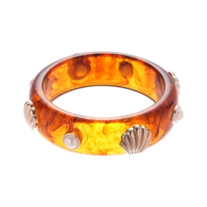 Bracelet rétro en résine écaille de tortue avec accents de coquillages et perles