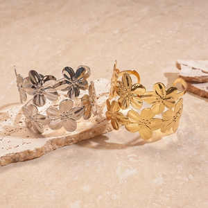 Chic layered floral open cuff bracelet in polished gold and silver metallic finish