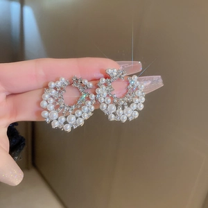 Boucles D Oreilles Géométriques Rondes Élégantes Avec Fausse Künstliche Perle Strass Alliage Et Tige En Argent Mode Femmes