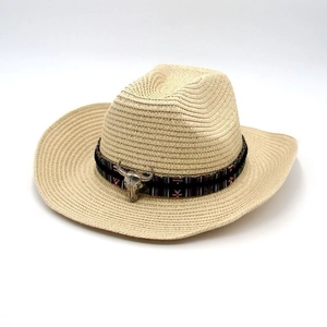Chapeau de cowboy en paille avec crâne de taureau et ruban ethnique pour protection solaire