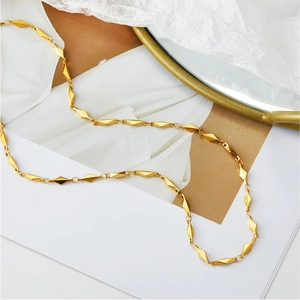 18K gold plated stainless steel geometric rhombus necklace with fishbone chain design