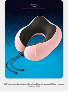 Vista macro del cuscino da collo rosa in memory foam con coulisse e rete traspirante