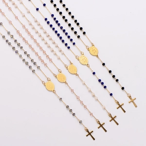 Lot de six colliers chapelets colorés en acier inoxydable avec pendentifs croix dorée