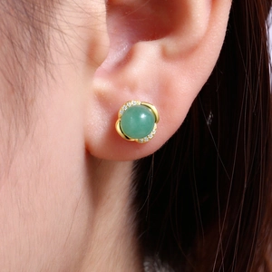 Elegant S925 silver stud earrings with green aventurine and sparkling diamond halo