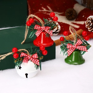Campane natalizie in ferro con fiocchi a quadri e bacche per decorazioni di alberi di Natale