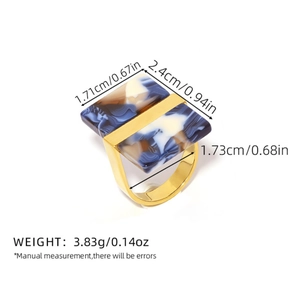 18k gold plated U-shaped ring with blue and white marble resin inlay and size dimensions