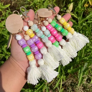 Porte-clés Lumineux Dans Le Noir Perles Alphabet En Silicone Fluorescent Disque En Bois Gland Charme De Sac Boho Cadeau