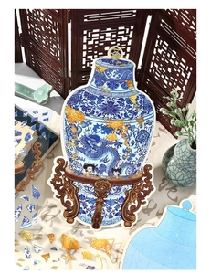 Detail eines 2.5D blau-weißen Drachen-Porzellanaufklebers mit Goldfolie und Puzzleteilen