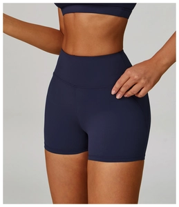 Détail du short de yoga bleu foncé taille haute montrant la texture sans couture élastique