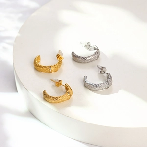 Minimalist geometric C-shaped stainless steel earrings with woven texture and zircons