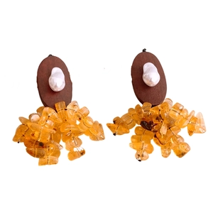 Vintage oval resin drop earrings with wood detail and amber-colored stone beads