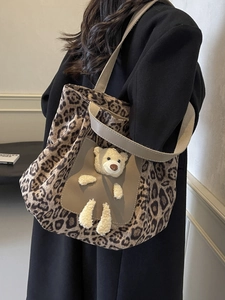 Modische Einkaufstasche mit Leopardenmuster, 3D Plüschbär und breitem Schulterriemen aus Canvas