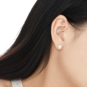 Minimalist S925 sterling silver matte geometric oval stud earrings on model
