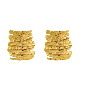 Fashionable 18K gold-plated geometric stud earrings with irregular hammer-textured finish