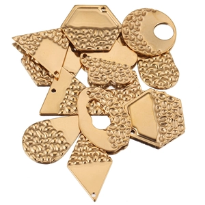Goldene geometrische Ohrring-Anhänger mit Prägestruktur und polierter Edelstahloberfläche